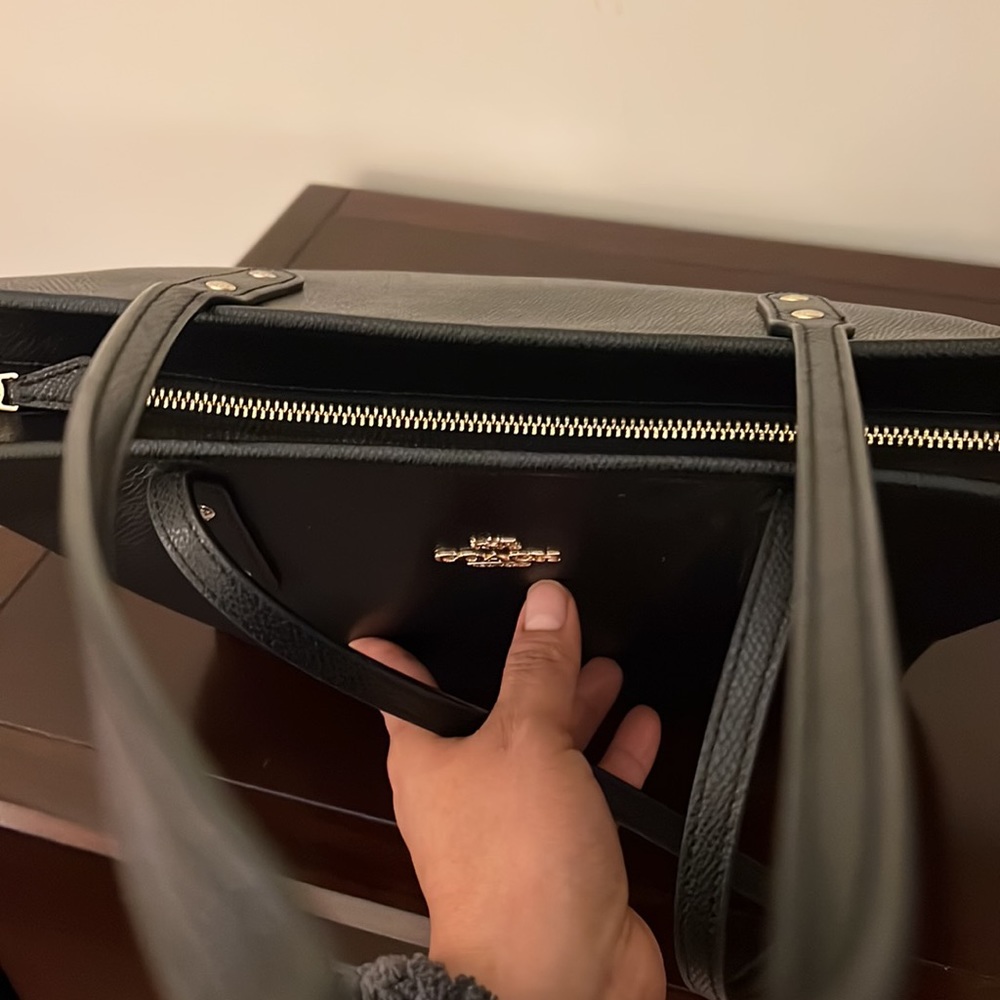 Coach - Picture 3 of 7